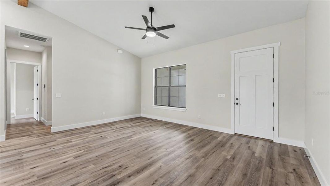 Spacious, unfurnished interior of a new home in , Bartow (Image 34). Spacious, unfurnished interior of a new home in , Bartow (Image 34).
