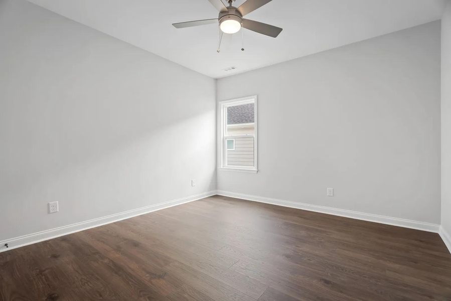 The Wellsley B Bedroom 3