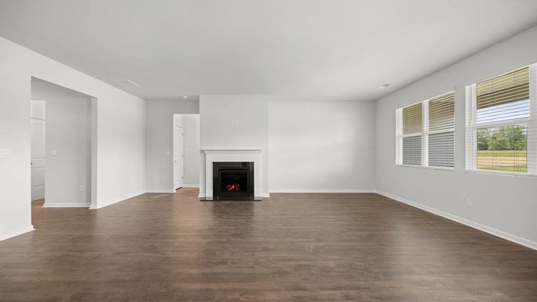Spacious, unfurnished interior of a new home in Chukker Creek Landing, Aiken (Image 18).