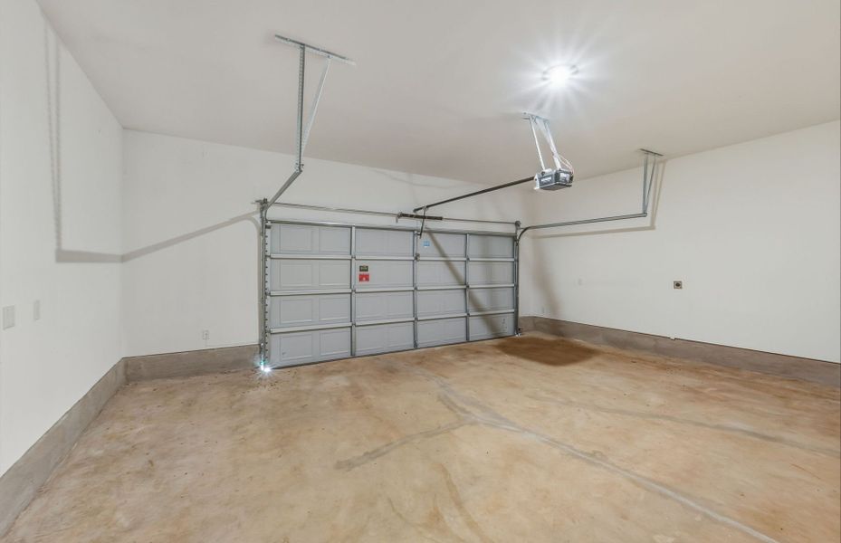 Spacious, unfurnished interior of a new home in Monarch on Main, Round Rock (Image 19).