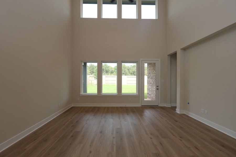 Spacious, unfurnished interior of a new home in Clopton Farms, Montgomery (Image 11).