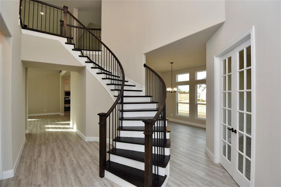 Spacious, unfurnished interior of a new home in , Prosper (Image 26).