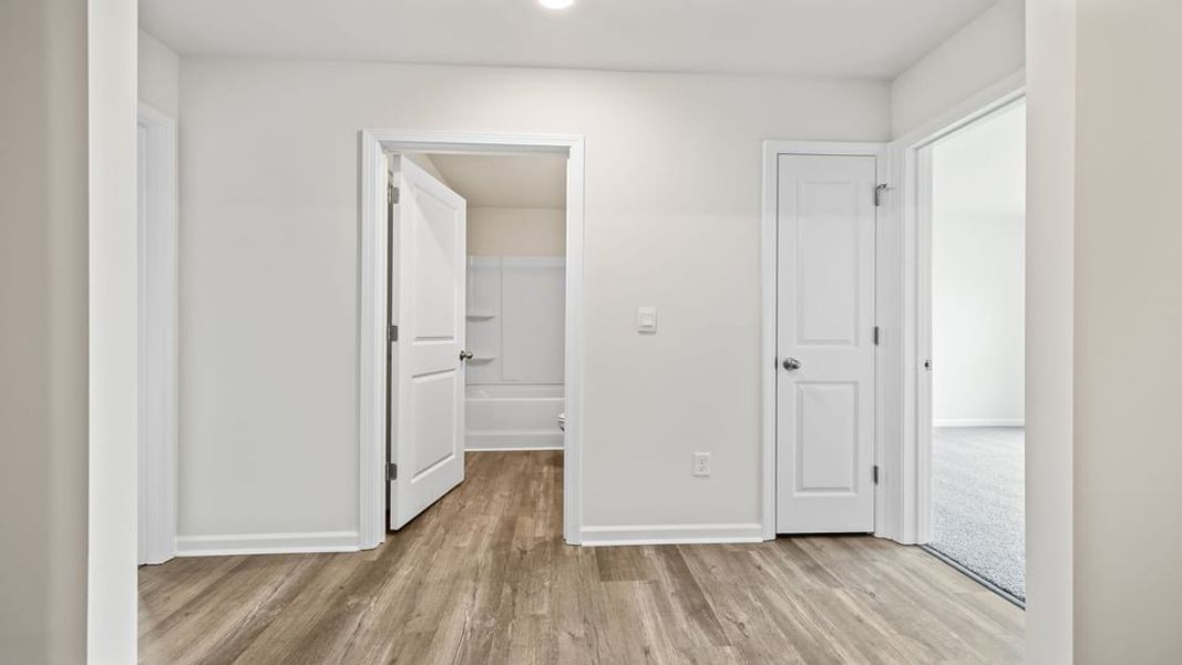 Spacious, unfurnished interior of a new home in Lakestone, Woodruff (Image 14).