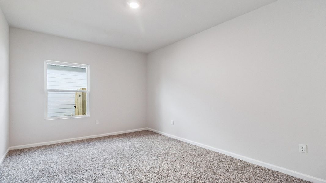 Spacious, unfurnished interior of a new home in Wesley Park, Crawfordville (Image 15).