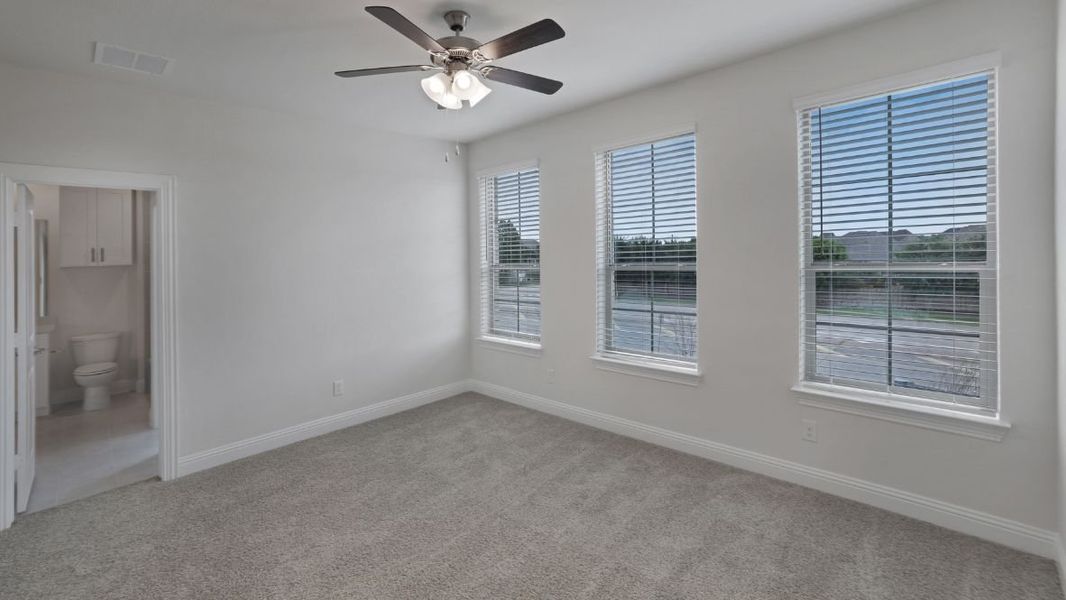 Representative unfurnished interior of a home built from the Appaloosa by D.R. Horton in The Avenue, Allen (Image 28).