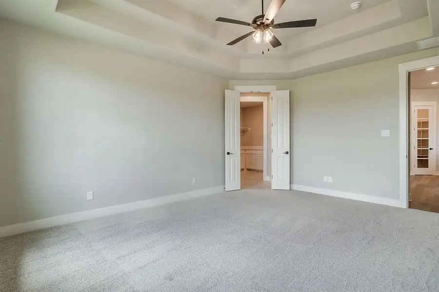 Spacious, unfurnished interior of a new home in Peaks at Lone Elm, Waxahachie (Image 17). Spacious, unfurnished interior of a new home in Peaks at Lone Elm, Waxahachie (Image 17).
