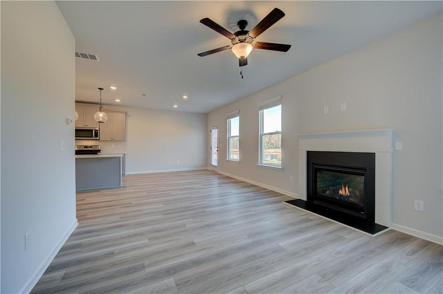 Spacious, unfurnished interior of a new home in Abbotts Crossing, Conyers (Image 13).