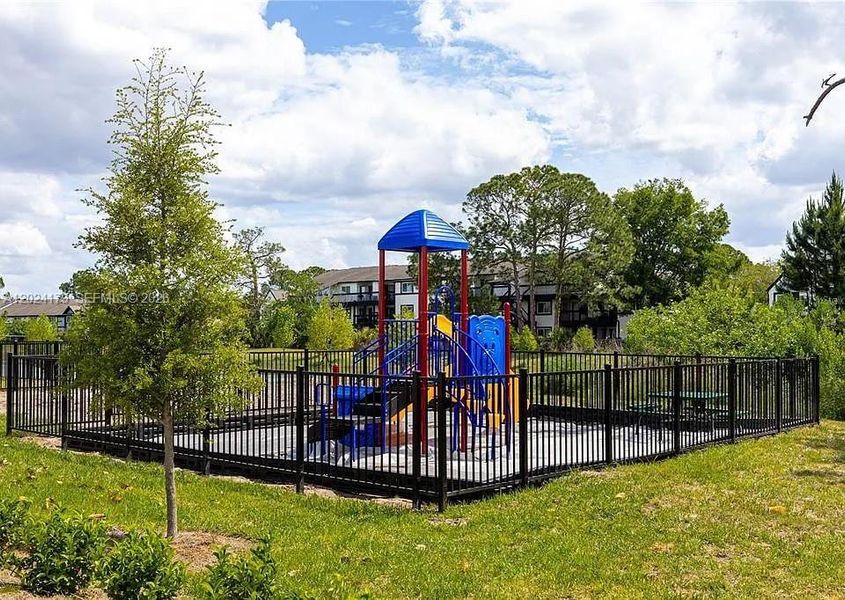 Community amenities in , Orlando (Image 35).