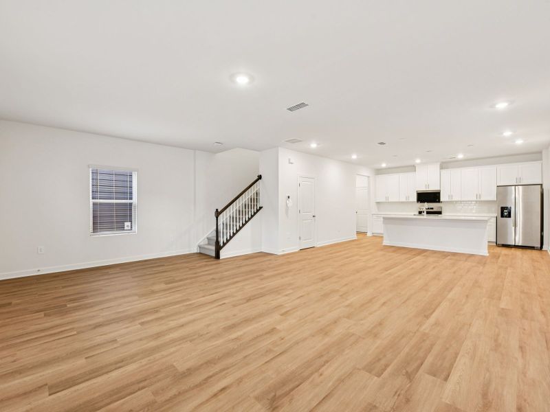 Spacious, unfurnished interior of a new home in Avalon, Gastonia (Image 10).