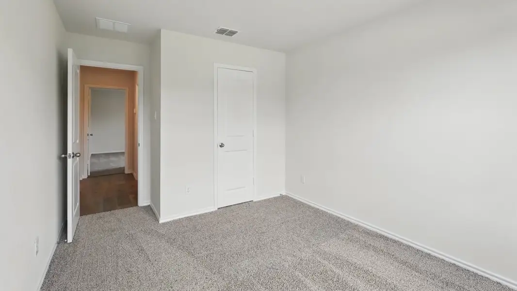 Spacious, unfurnished interior of a new home in Riverfield, Josephine (Image 18).