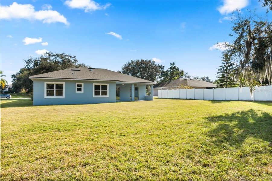 Exterior details and patio area of a home in , Leesburg (Image 3).