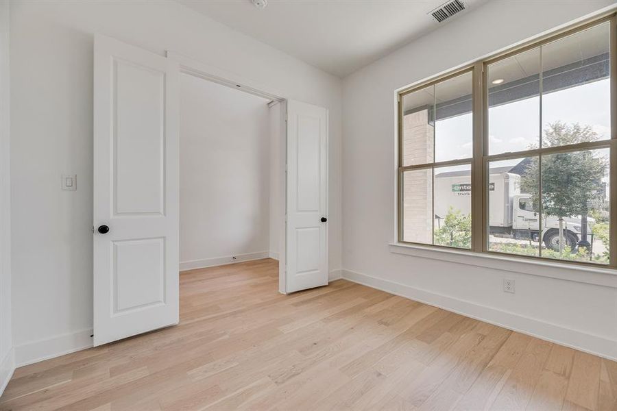 Spacious, unfurnished interior of a new home in Devonshire, Heath (Image 36).