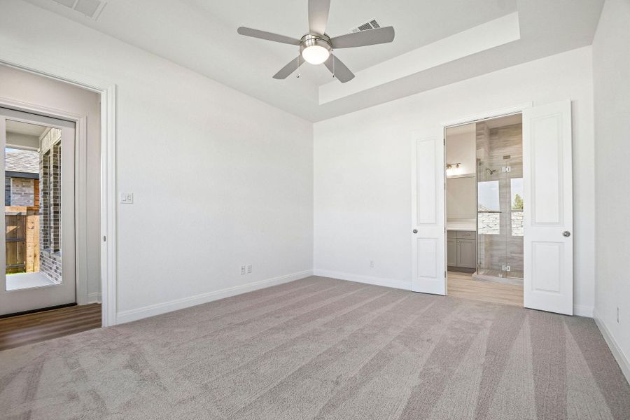 Spacious, unfurnished interior of a new home in 6 Creeks, Kyle (Image 26).