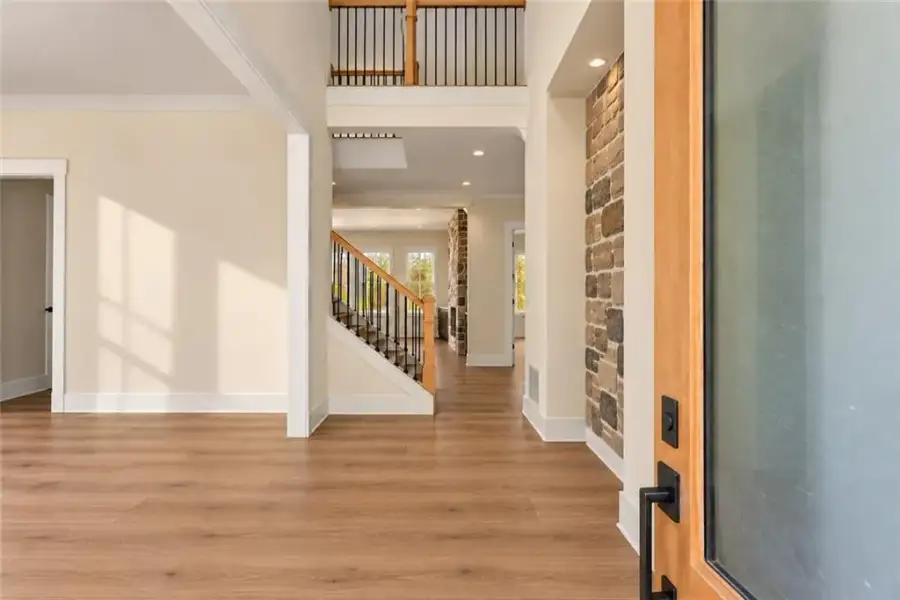 Spacious, unfurnished interior of a new home in , Dawsonville (Image 10).