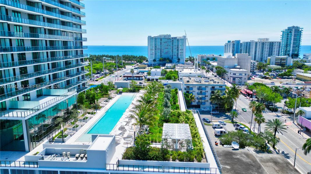 Condo located in Miami Beach, FL showcasing its design and architecture (Image 17).