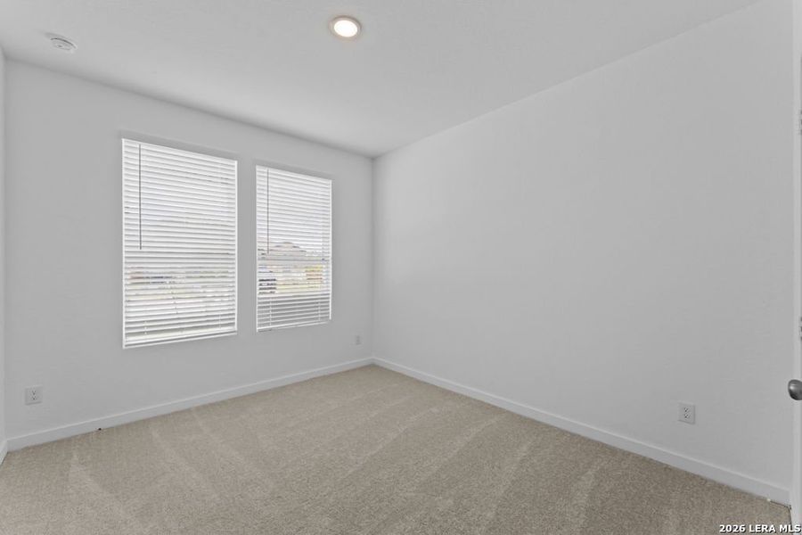 Spacious, unfurnished interior of a new home in Espada, San Antonio (Image 27).