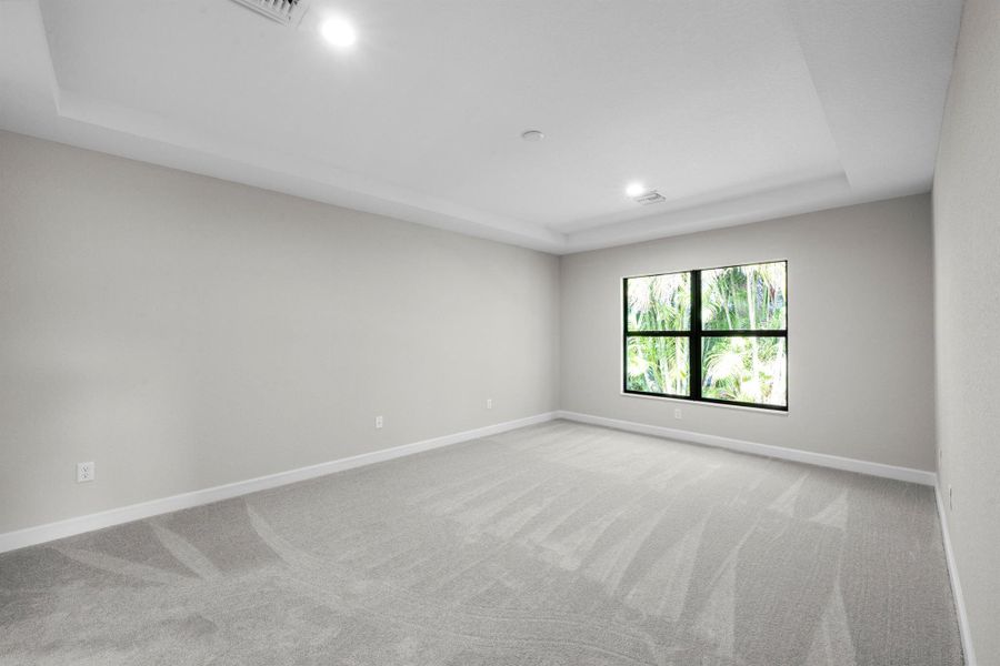 Spacious, unfurnished interior of a new home in , Fort Pierce (Image 11).