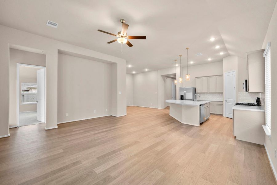 Spacious, unfurnished interior of a new home in Pomona 50' & 55', Manvel (Image 23).