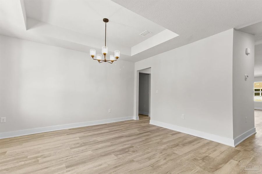 Spacious, unfurnished interior of a new home in Pecan Valley, Pensacola (Image 8).