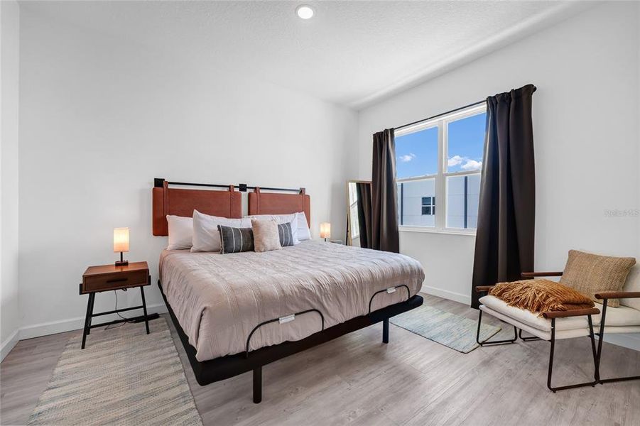 Furnished interior view inside a new home in , Davenport (Image 14).