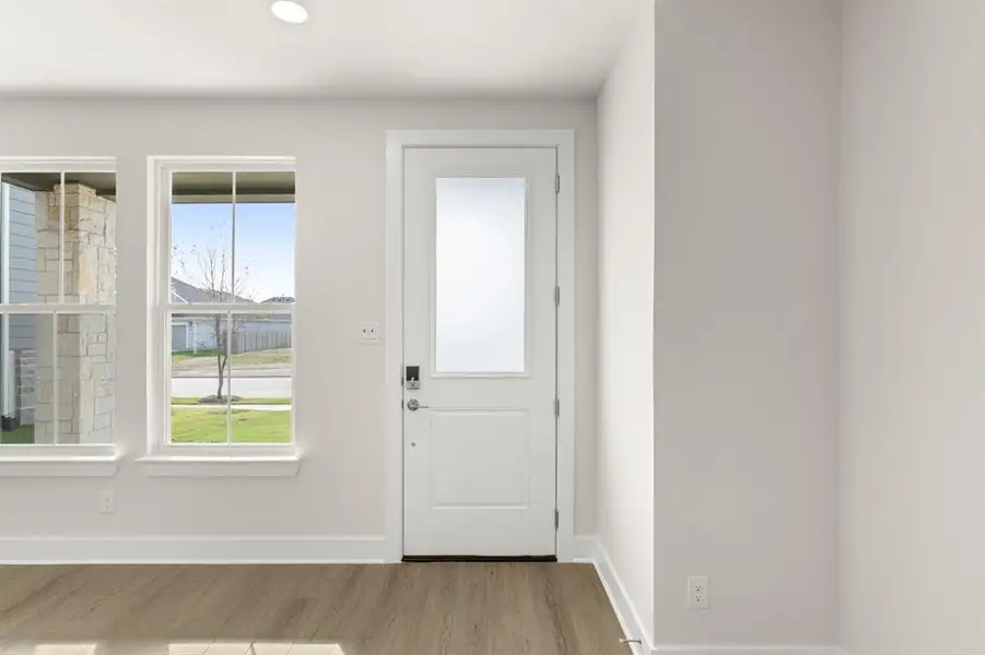 03. 3136 Lenton - Entry