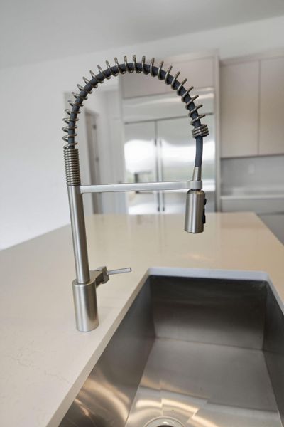 23-web-or-mls-10146-royal-ascot-ave