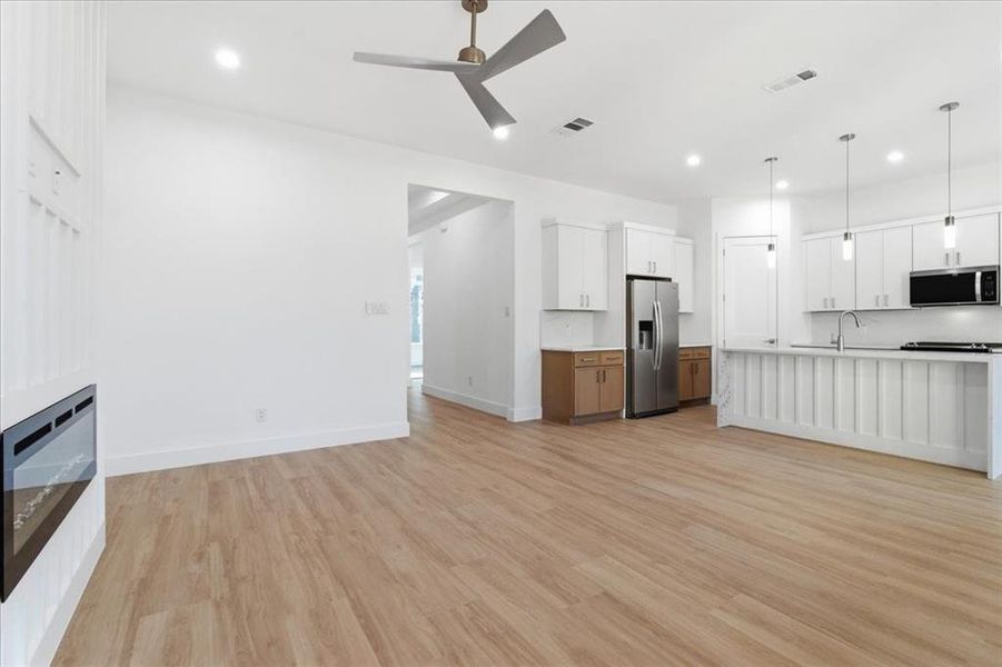 Spacious, unfurnished interior of a new home in , Dallas (Image 22).