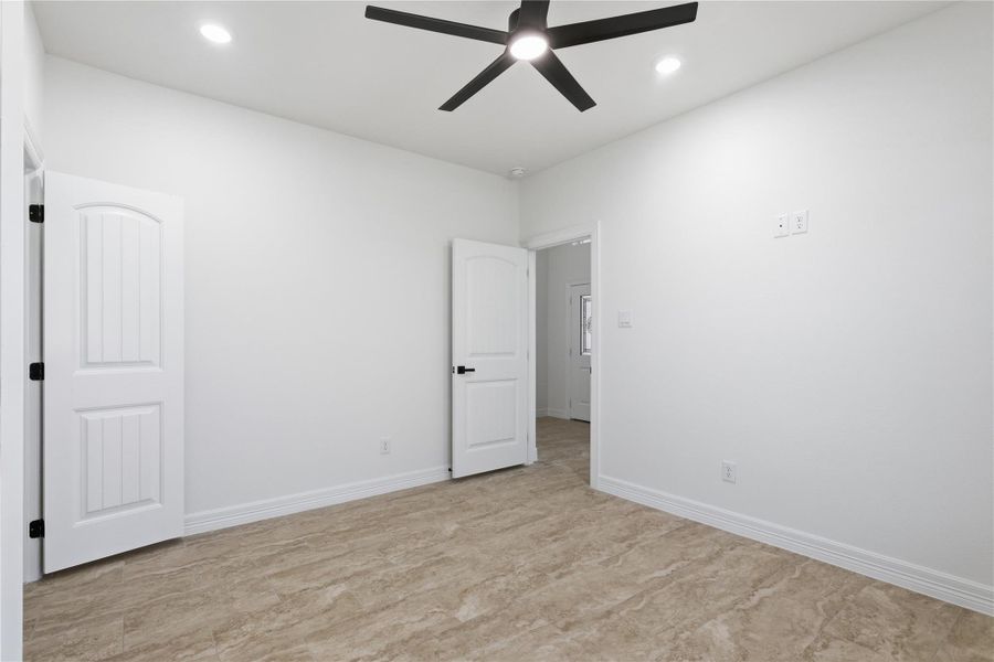 Spacious, unfurnished interior of a new home in , Arcola (Image 17).