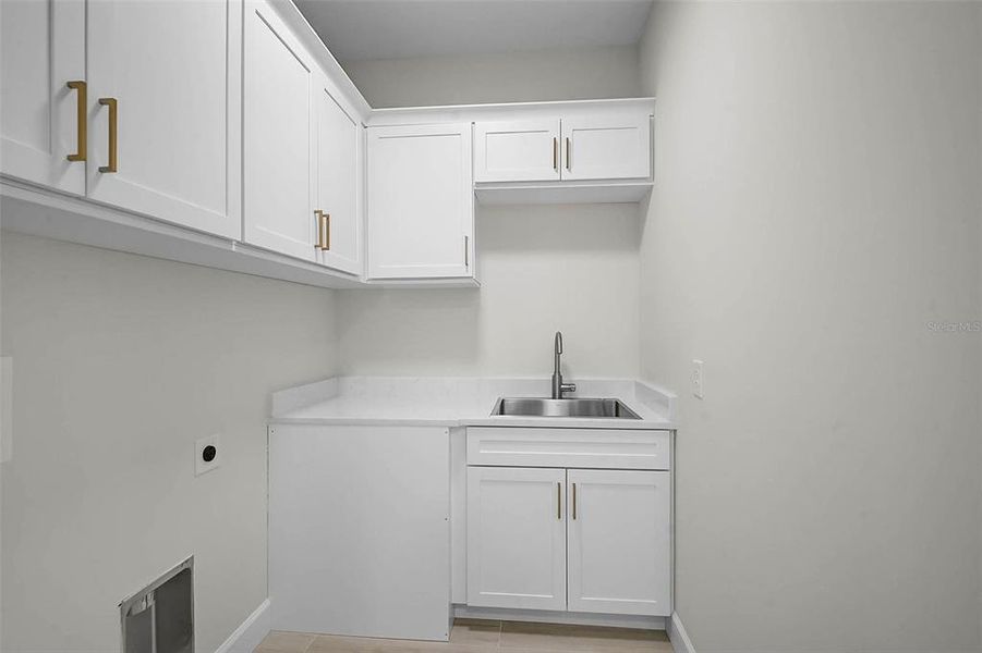 Close-up of interior finishes inside a home in , Port Charlotte (Image 14).