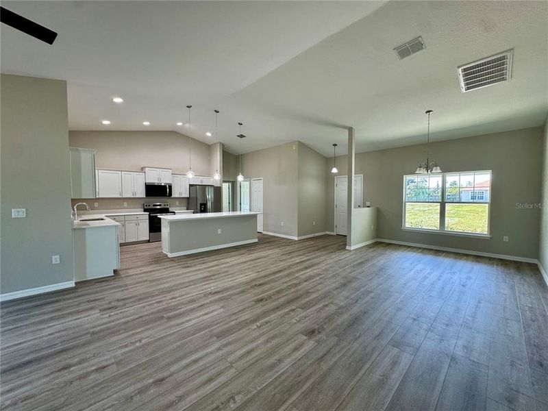 Spacious, unfurnished interior of a new home in , Dunnellon (Image 15).