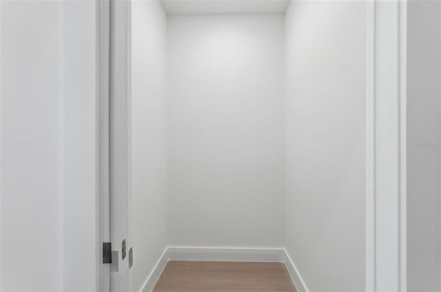 Spacious, unfurnished interior of a new home in , St. Petersburg (Image 30).