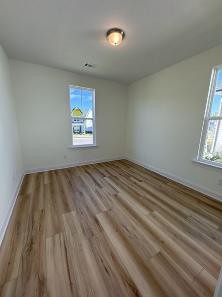 Spacious, unfurnished interior of a new home in Windsor, North Augusta (Image 10).