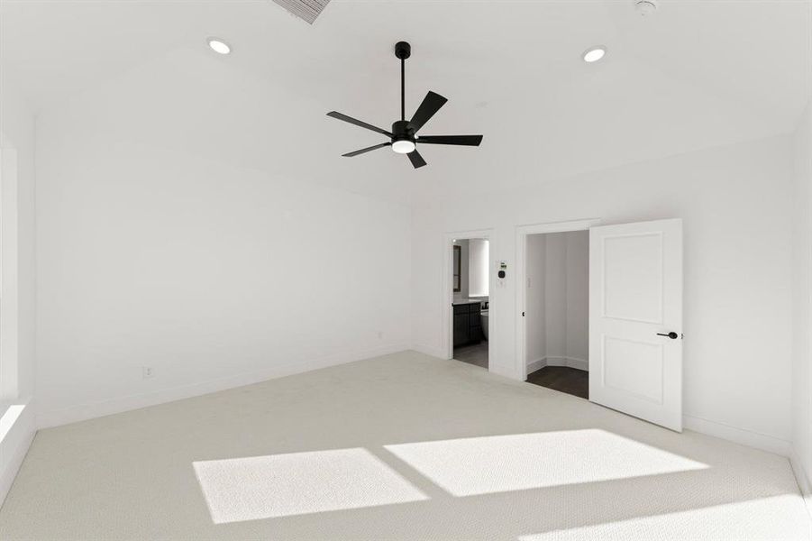Spacious, unfurnished interior of a new home in Edgewood Creek, Celina (Image 34).