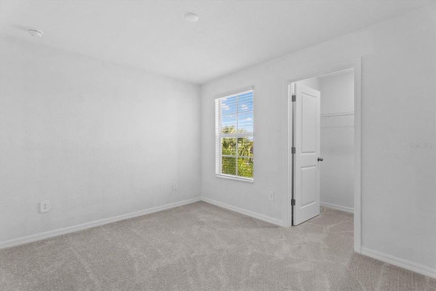 Spacious, unfurnished interior of a new home in , Bradenton (Image 18).