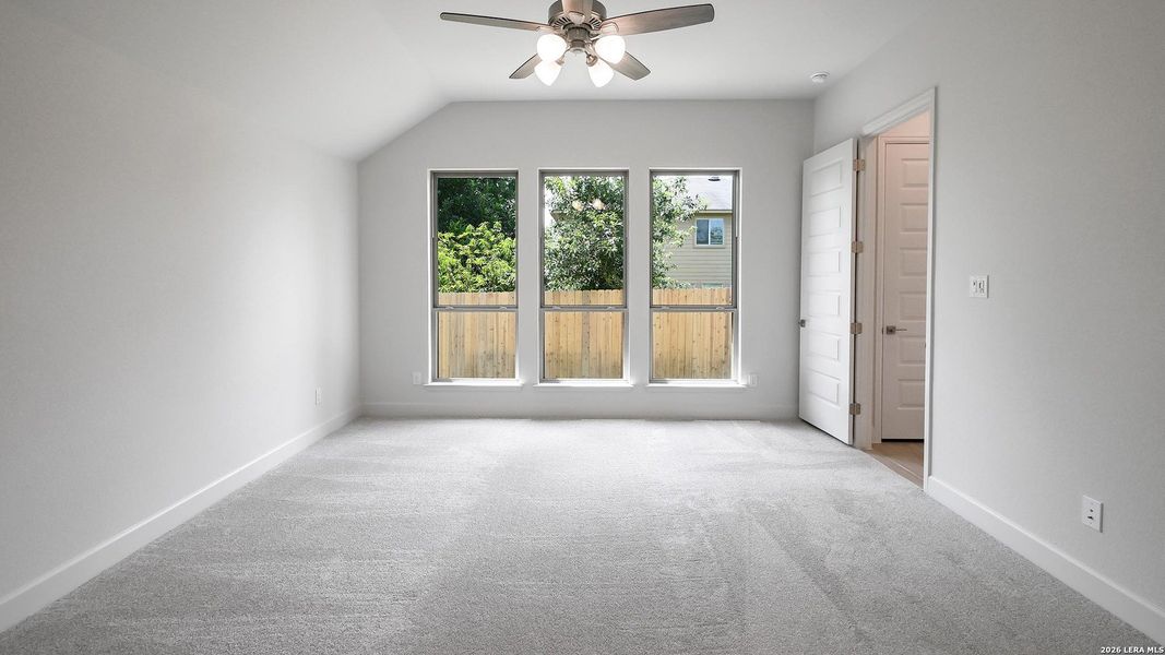 Spacious, unfurnished interior of a new home in Cibolo Valley Heights, Cibolo (Image 18).