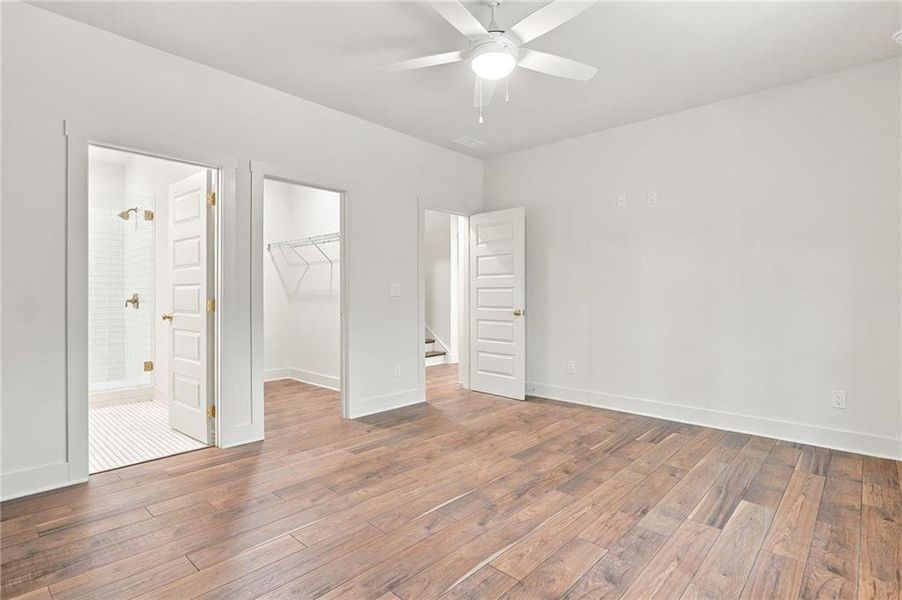Spacious, unfurnished interior of a new home in , Jasper (Image 20).