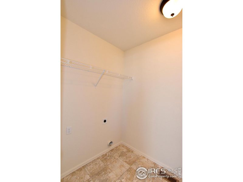 Spacious, unfurnished interior of a new home in , Johnstown (Image 26).