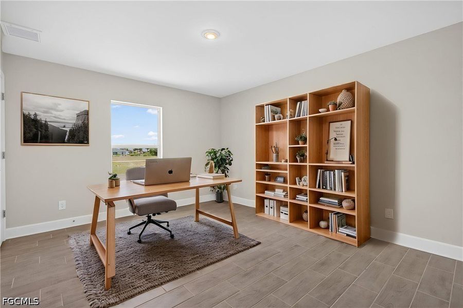 Furnished interior view inside a new home in Cape Coral, Cape Coral (Image 8).
