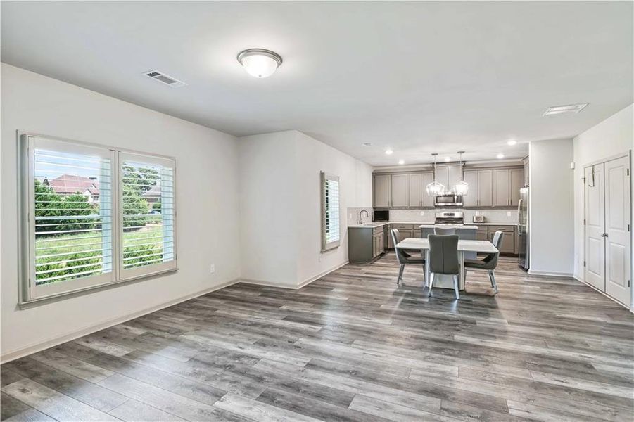 Image 81 of a home in .