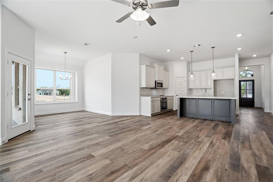 Spacious, unfurnished interior of a new home in Arbor Oaks, Boyd (Image 37).