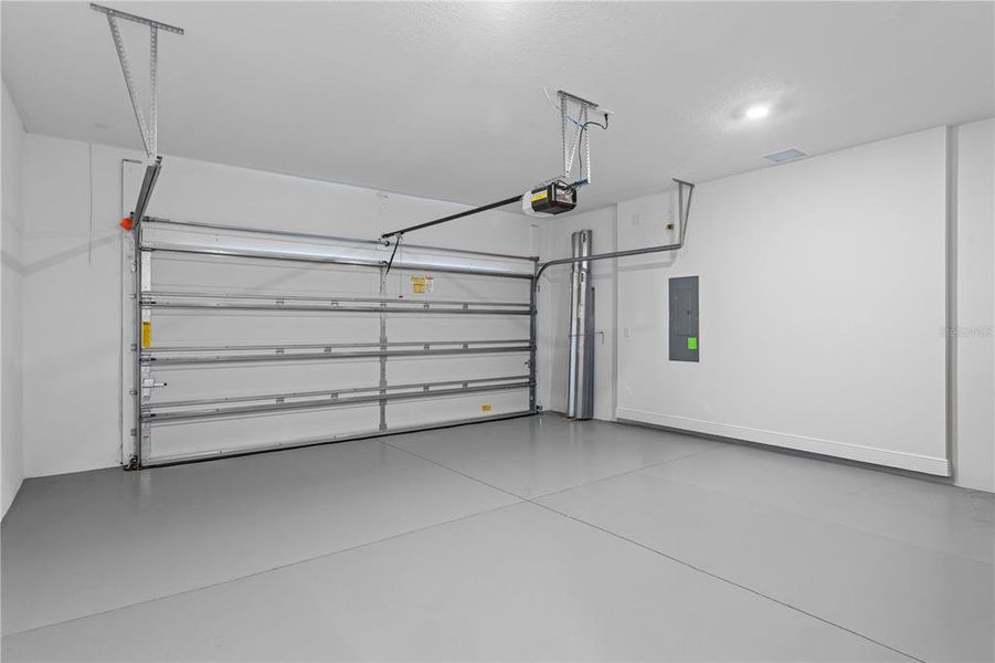 Spacious, unfurnished interior of a new home in Woodland Preserve, Parrish (Image 27).