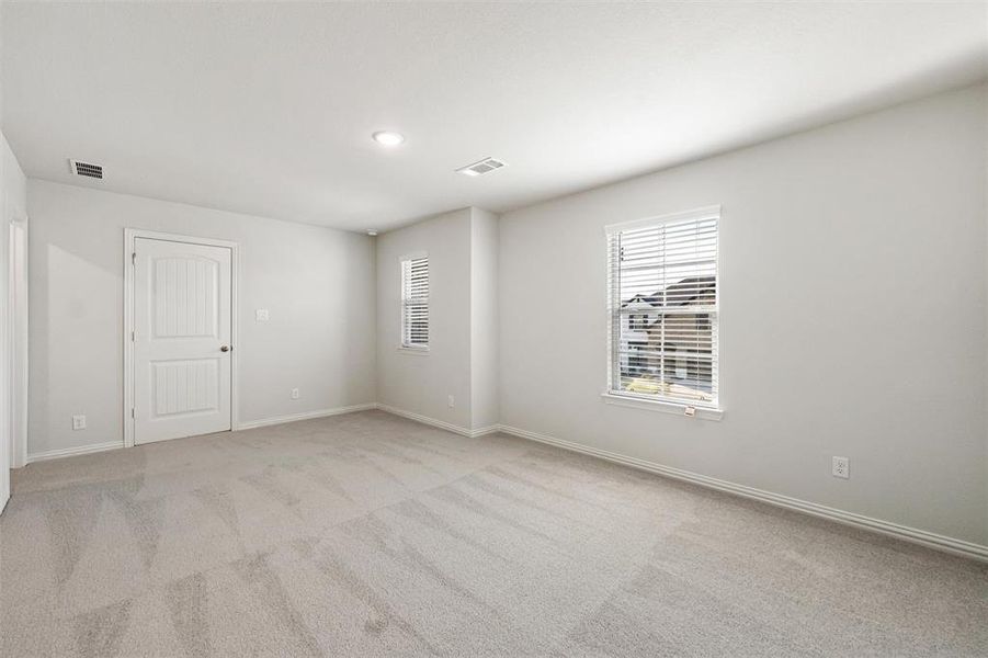 Spacious, unfurnished interior of a new home in Northstar, Haslet (Image 34).