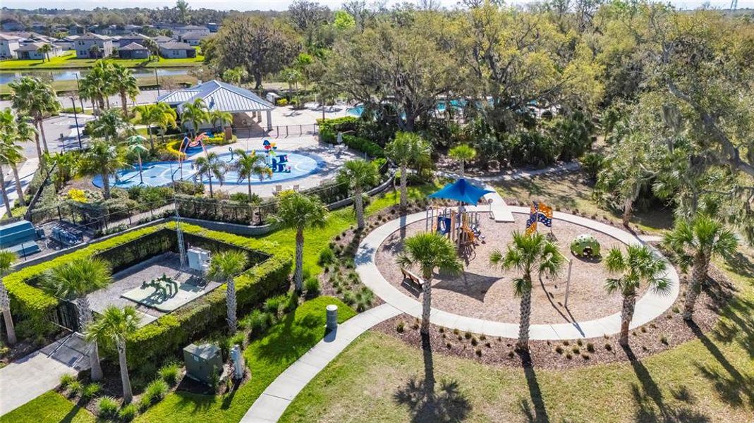 Community amenities in Summerwoods, Parrish (Image 63).