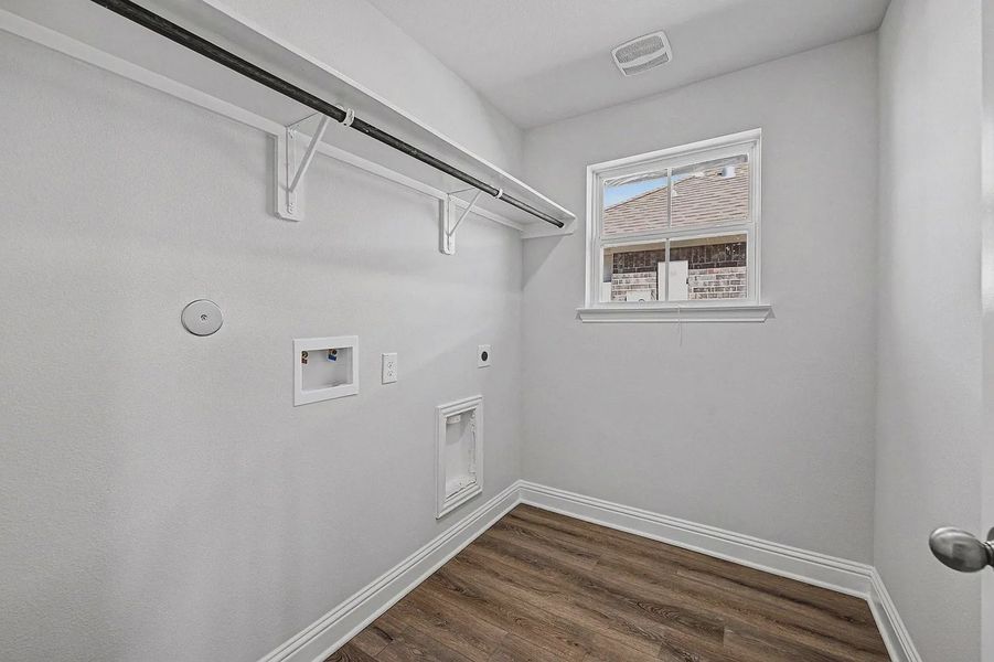 Spacious, unfurnished interior of a new home in Greystone, Angleton (Image 17). Spacious, unfurnished interior of a new home in Greystone, Angleton (Image 17).