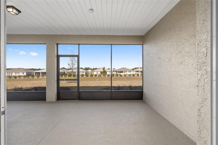 Exterior details and patio area of a home in , Ocala (Image 3).