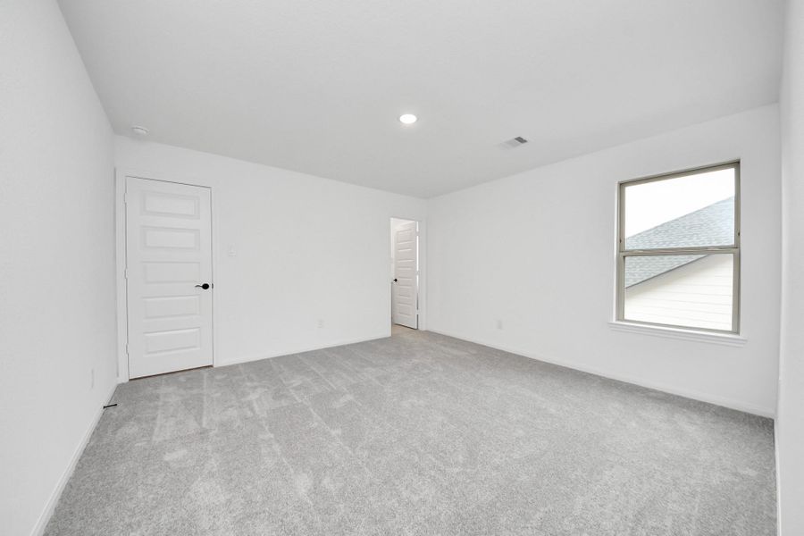 Spacious, unfurnished interior of a new home in Elyson, Katy (Image 29).