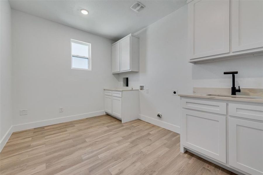 8500 Wild Colt Dr
Godley, TX 8500 Wild Colt Dr
Godley, TX