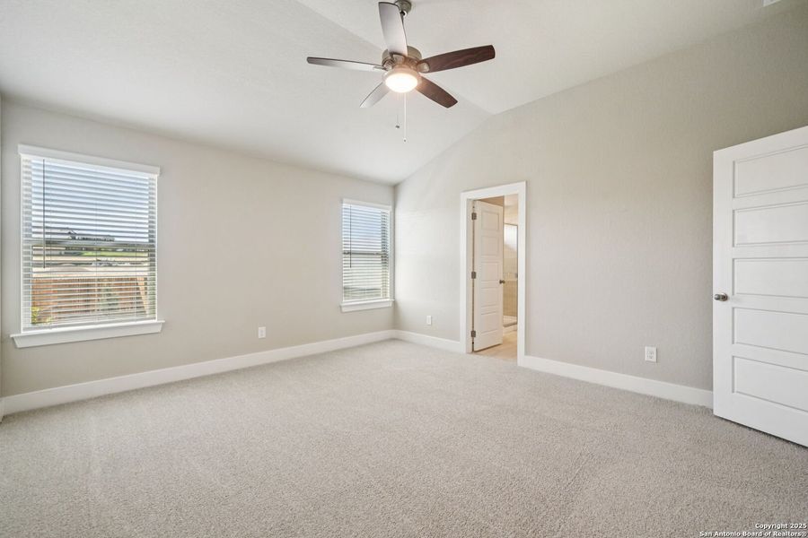Spacious, unfurnished interior of a new home in Comanche Ridge, San Antonio (Image 16). Spacious, unfurnished interior of a new home in Comanche Ridge, San Antonio (Image 16).