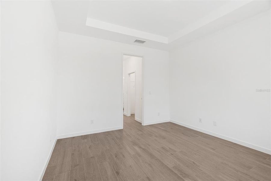 Spacious, unfurnished interior of a new home in , North Port (Image 36).