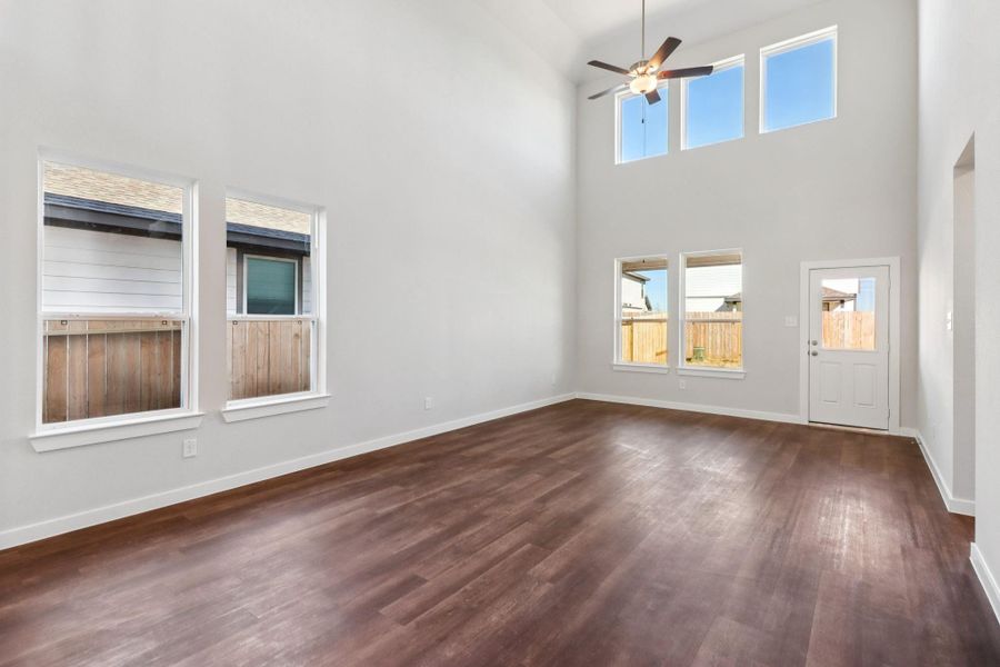 Spacious, unfurnished interior of a new home in Bluestem, Brookshire (Image 20).